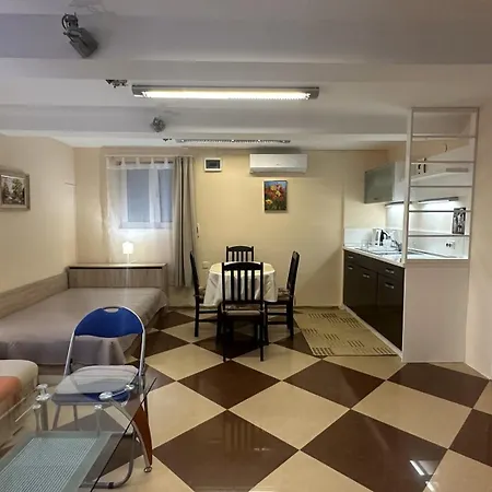 Spacious In Apartmán Burgas City